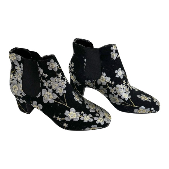 Anne Klein Gorgia Chelsea Floral Brocade Ankle Boots Black Booties Size 6M - Picture 1 of 9